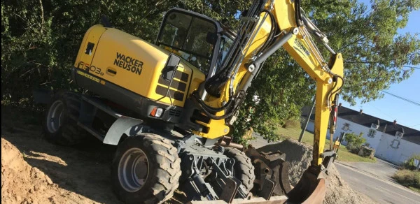 Pelle Pneus Neuson 10 tonnes